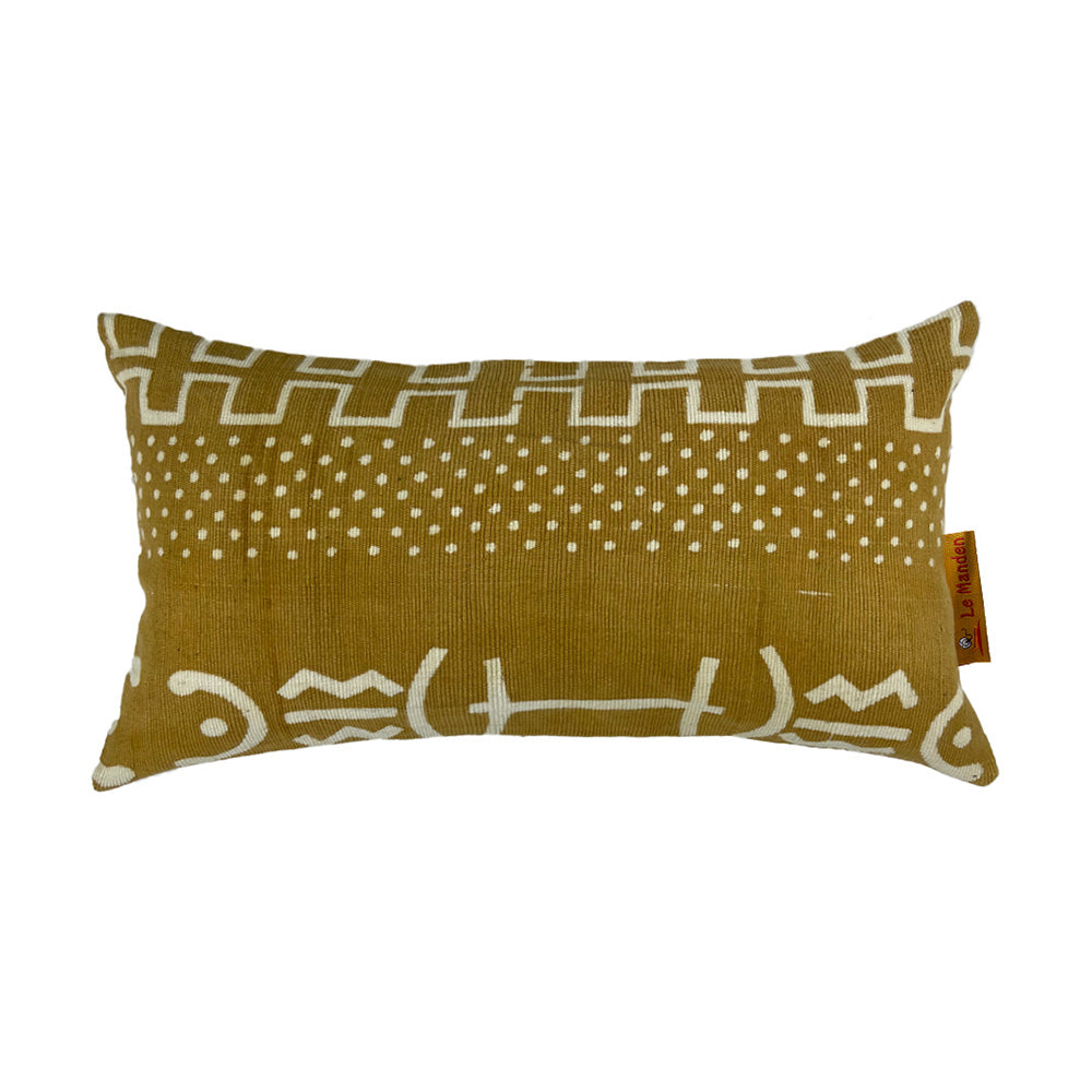 Coussin de couleurs ocre avec des formes géométriques de couleurs blanc écru - Ocher colored cushion with geometric shapes in ecru white colors