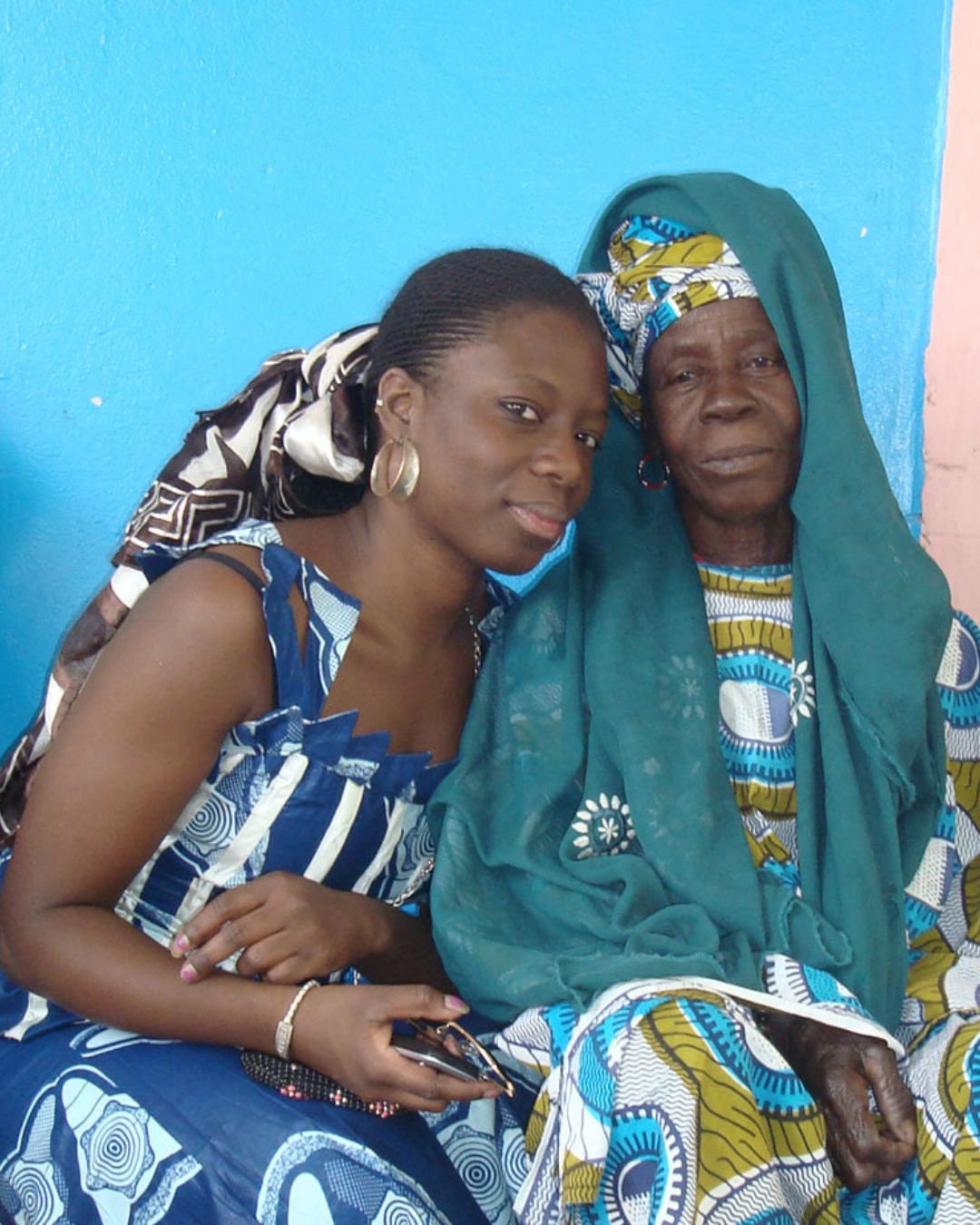 Assa Touré la créatrice et sa grand-mère Boliba - Assa Touré the designer and her grandmother Boliba