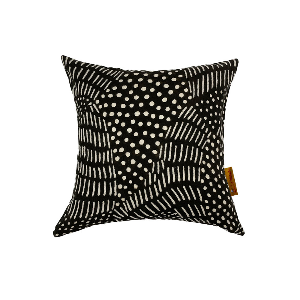 Coussin de couleur noir et blanc de taille carrée sur fond blanc - Square size black and white colored cushion on white background